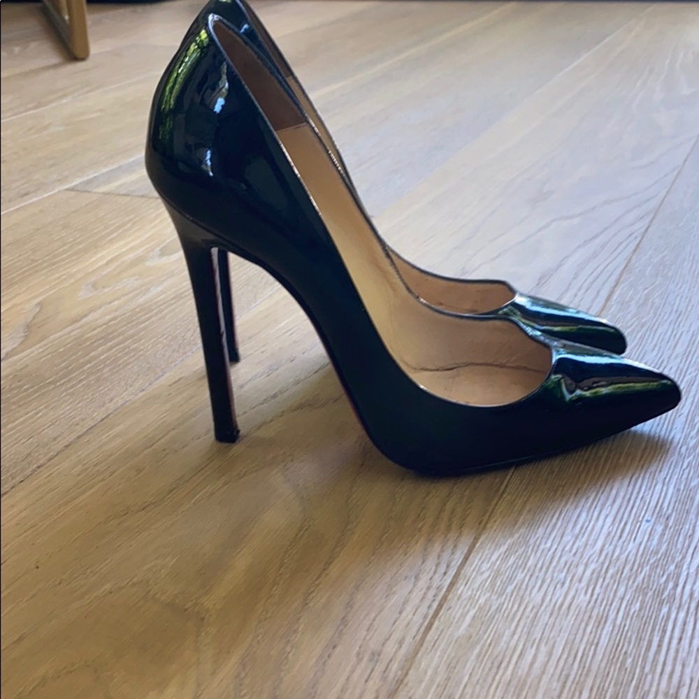 Christian Louboutin Pigalle Black w/ Box